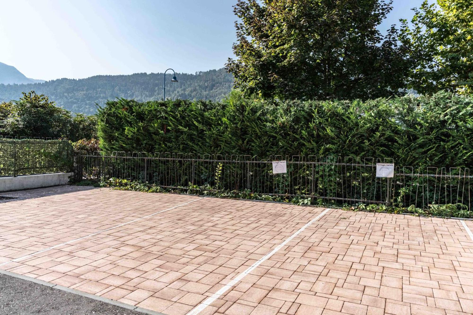 La Gemma Sul Lago Calceranica al Lago Exteriör bild
