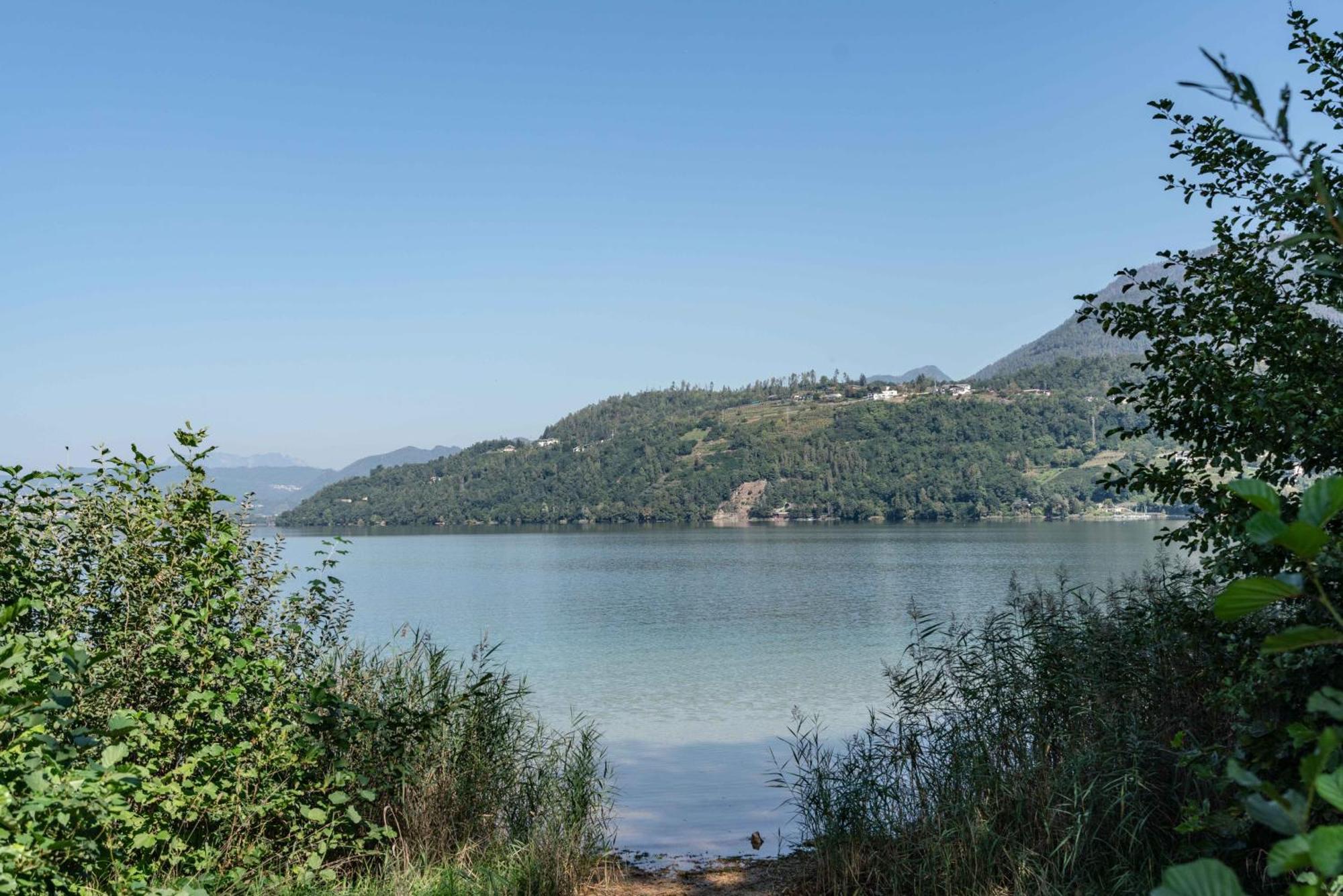 La Gemma Sul Lago Calceranica al Lago Exteriör bild