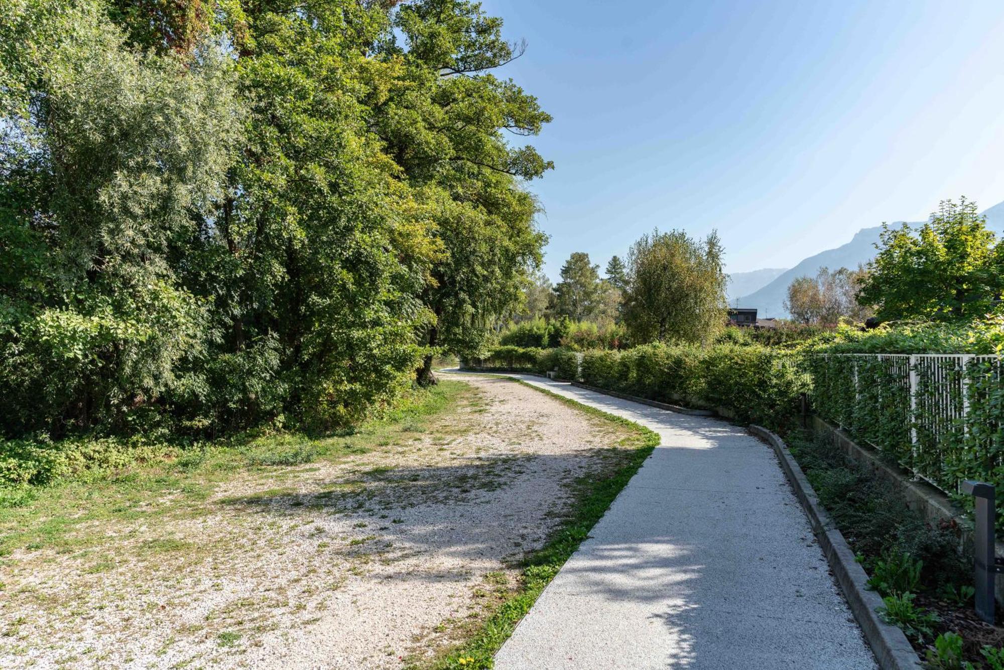 La Gemma Sul Lago Calceranica al Lago Exteriör bild